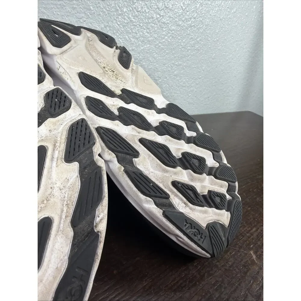 Hoka One One Clifton 9 Black White Running Shoes Youth Size 7 MD 1131170BWHT